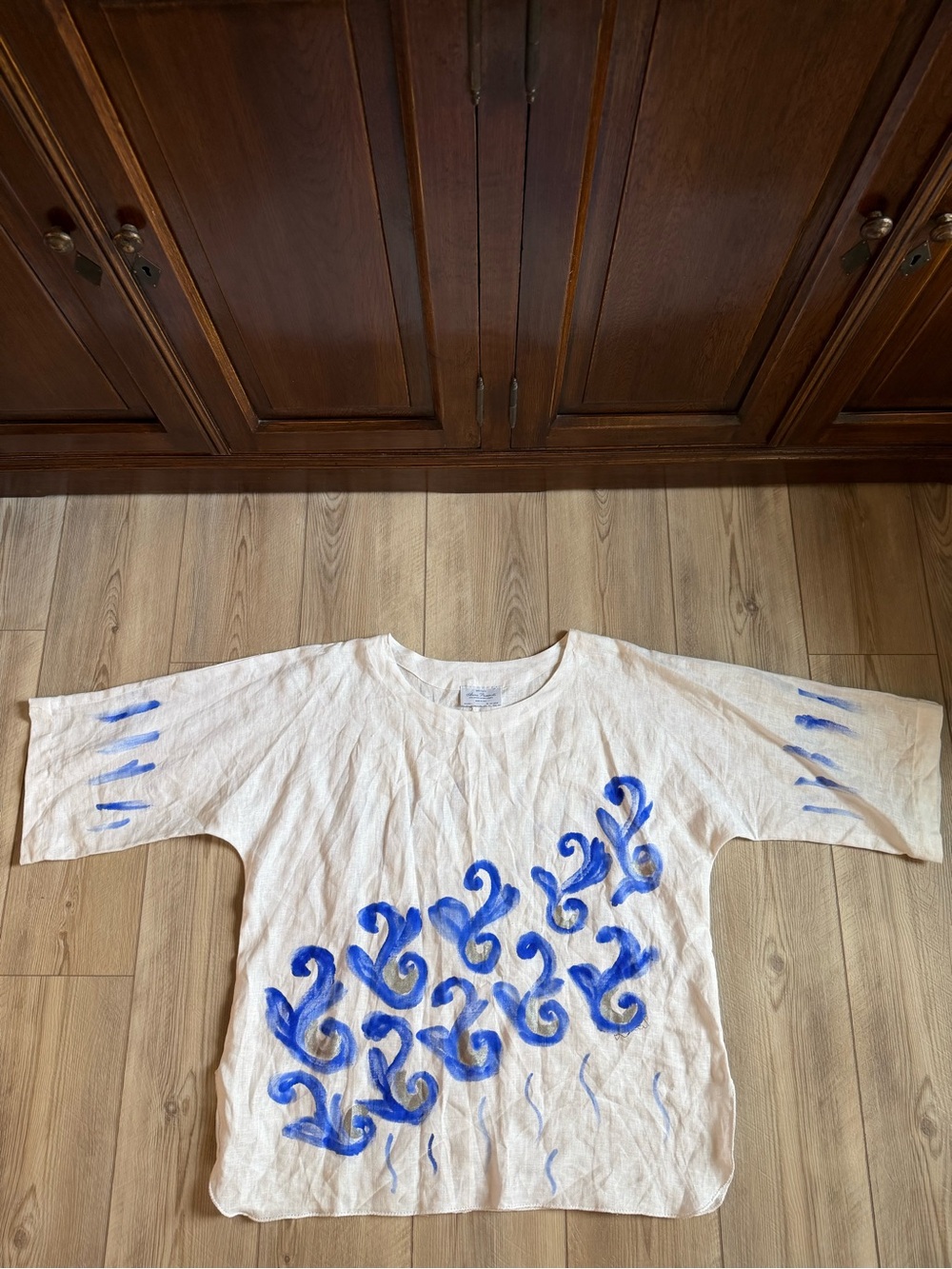 Anna Passerotti Hand Painted and Signed Italian Linen Blouse
